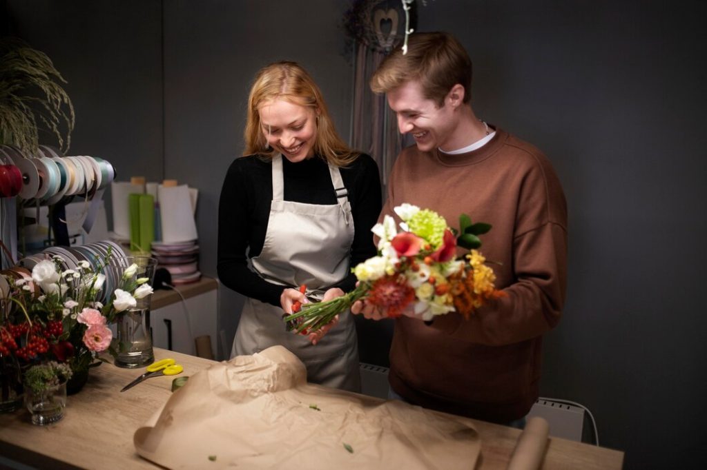 Jak efektywnie pakować kwiaty – praktyczne porady dla pracowników magazynowych